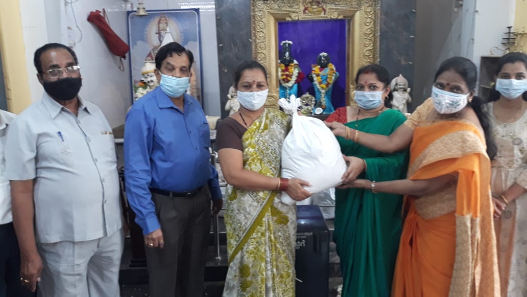 ದಿನಸಿ ಕಿಟ್ ಪಡೆಯುವ ಸಮಾಜದ ಬಾಂಧವರು ಬಡವರಲ್ಲ: ರೇಖಾ ಕೋಪಡೆ೯.